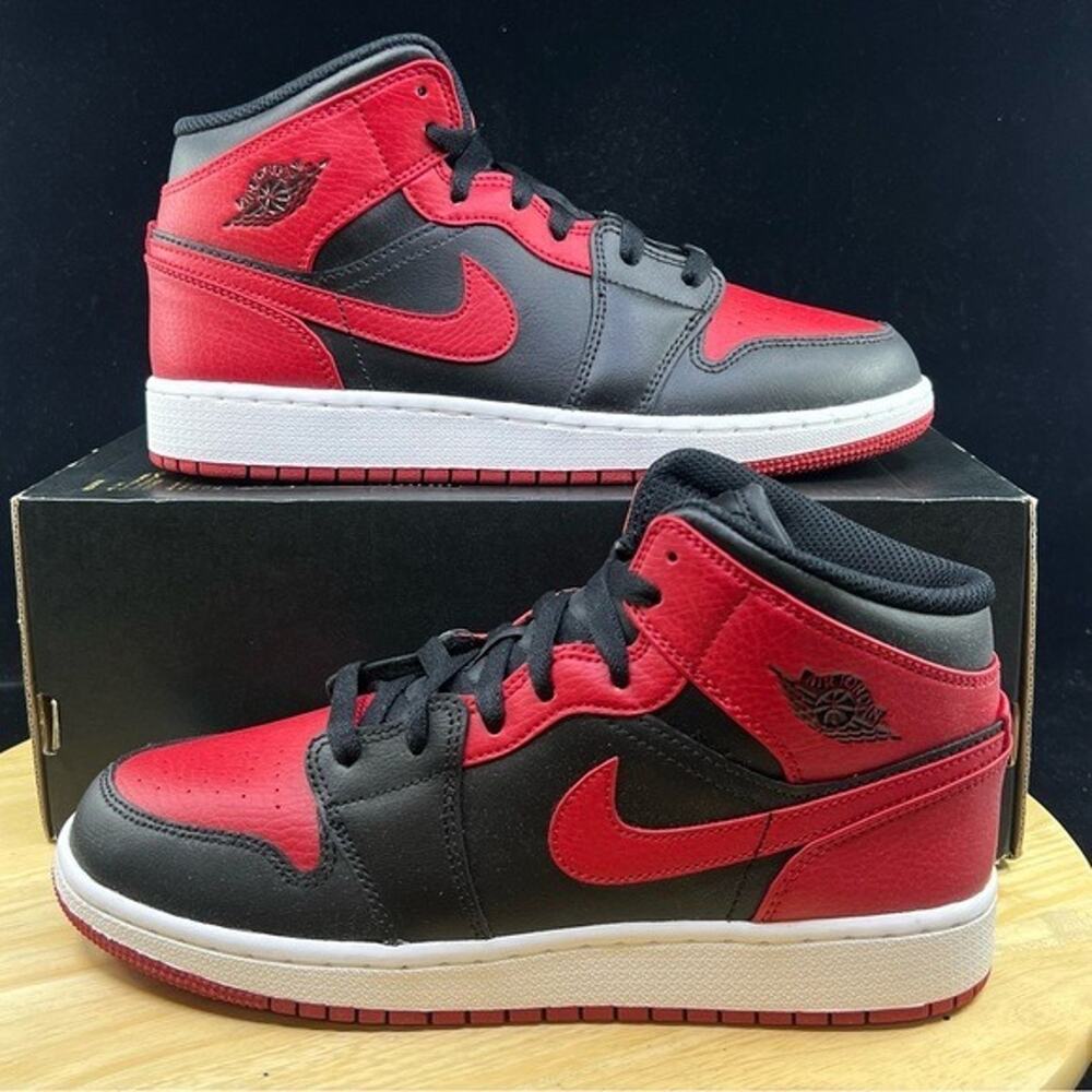 Nike Air Jordan 1 Mid Banned Black Red Retro GS 554725-074 Size 6.5Y/ 8 Wmns